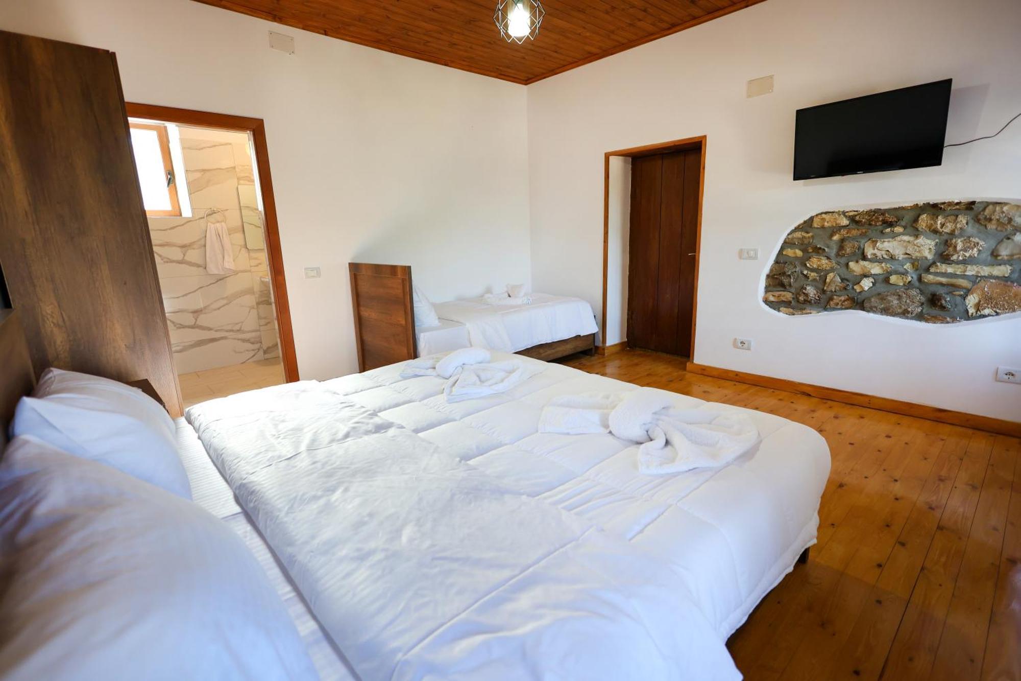 Villa Shpiragu Village Experience Berat Zewnętrze zdjęcie