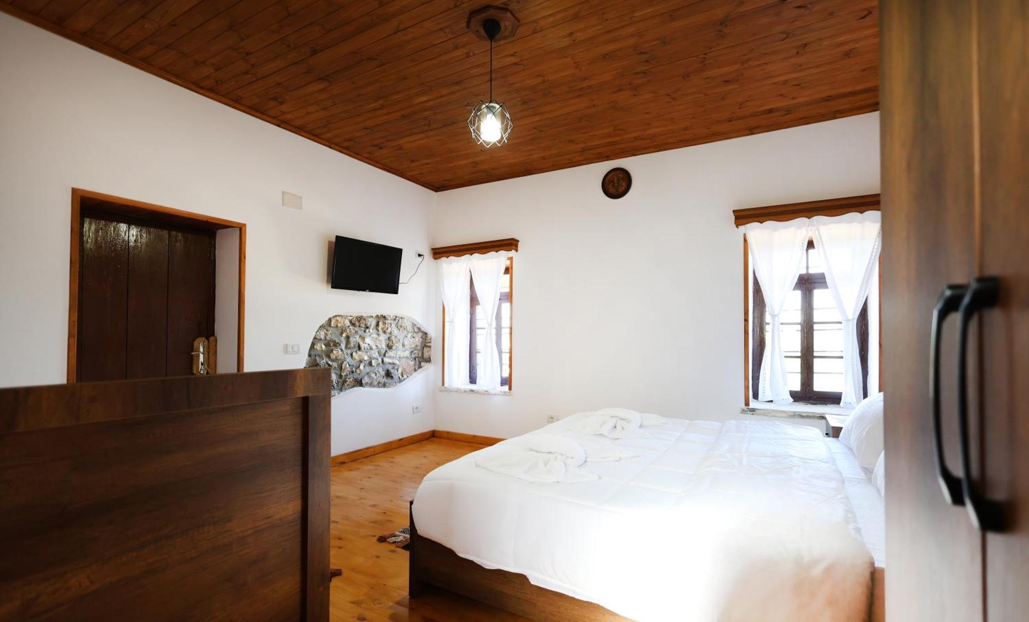 Villa Shpiragu Village Experience Berat Zewnętrze zdjęcie