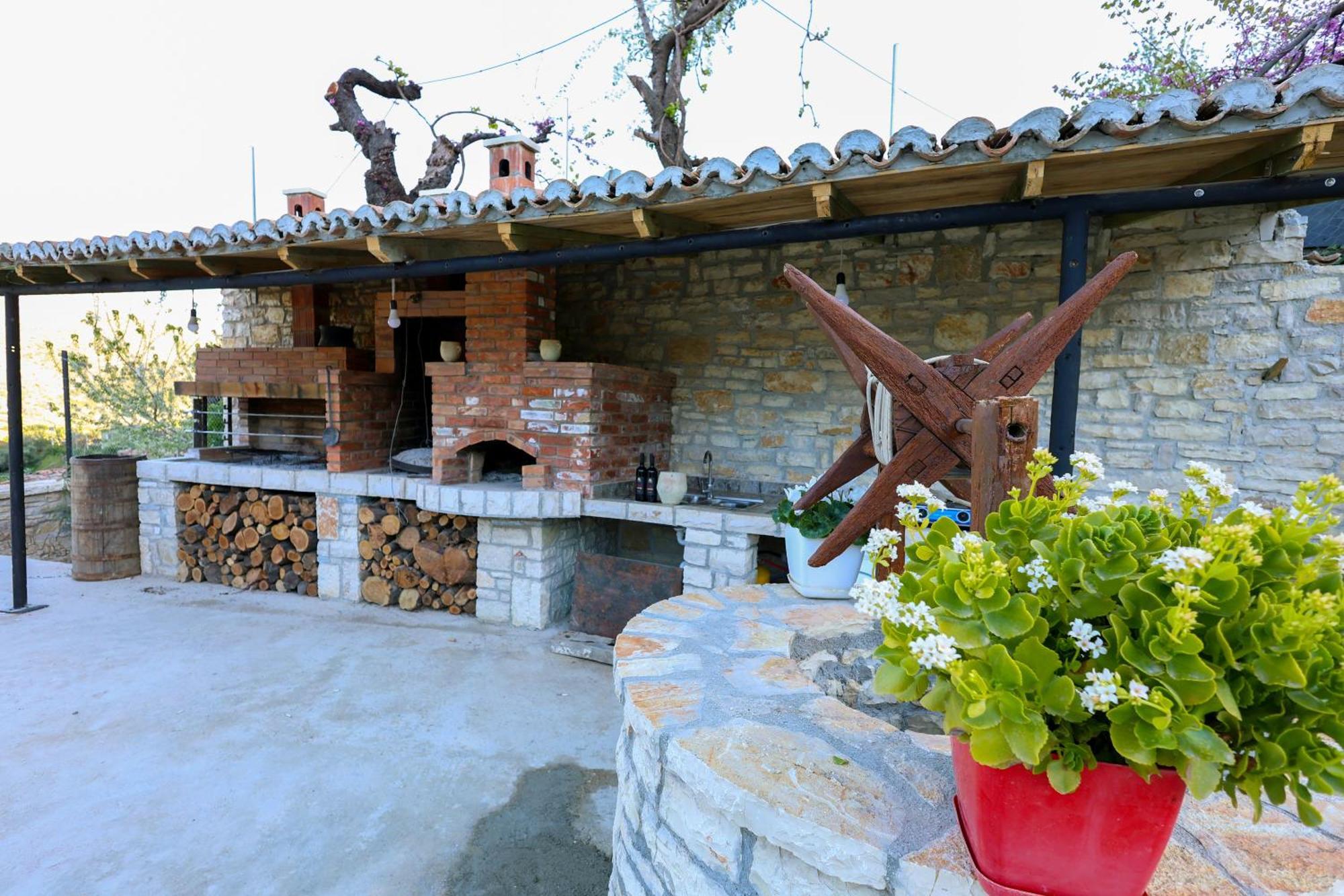 Villa Shpiragu Village Experience Berat Zewnętrze zdjęcie