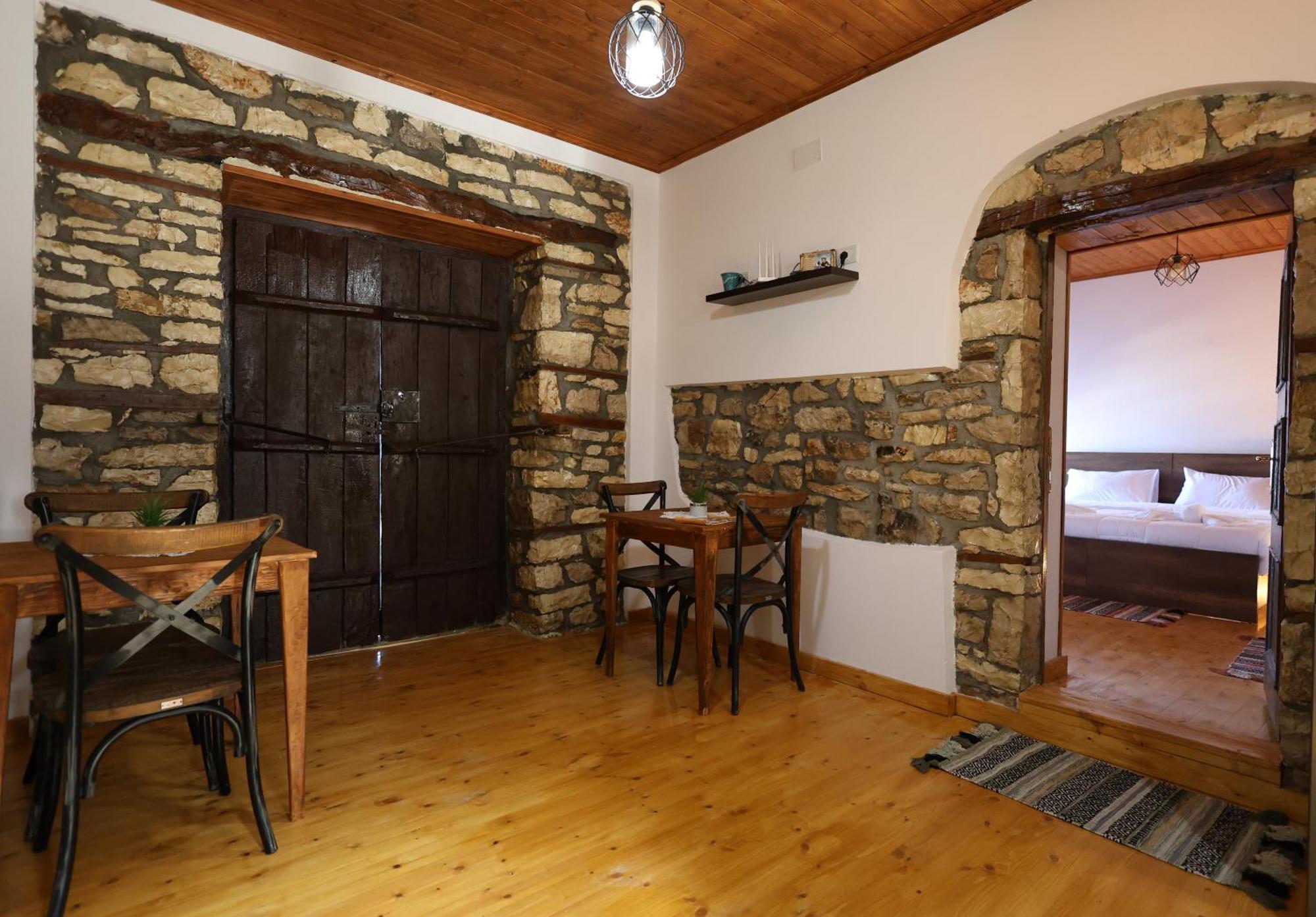 Villa Shpiragu Village Experience Berat Zewnętrze zdjęcie