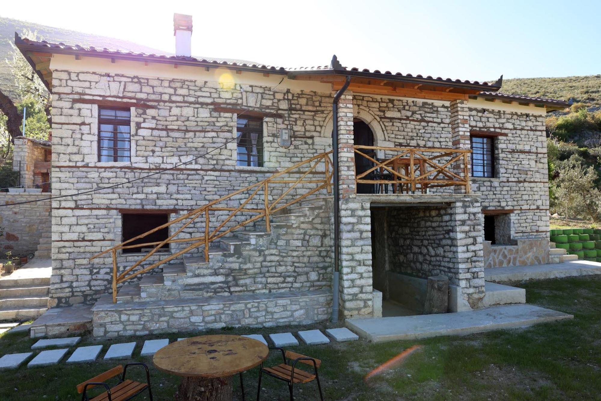Villa Shpiragu Village Experience Berat Zewnętrze zdjęcie