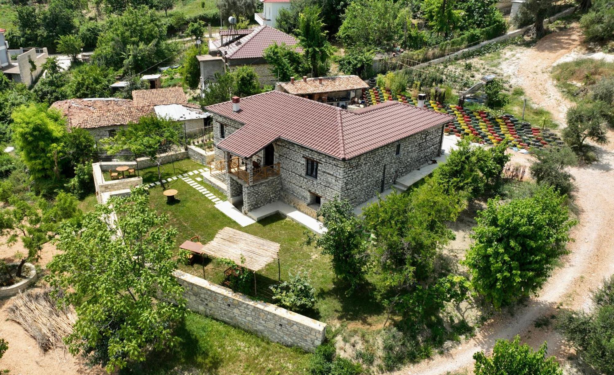 Villa Shpiragu Village Experience Berat Zewnętrze zdjęcie