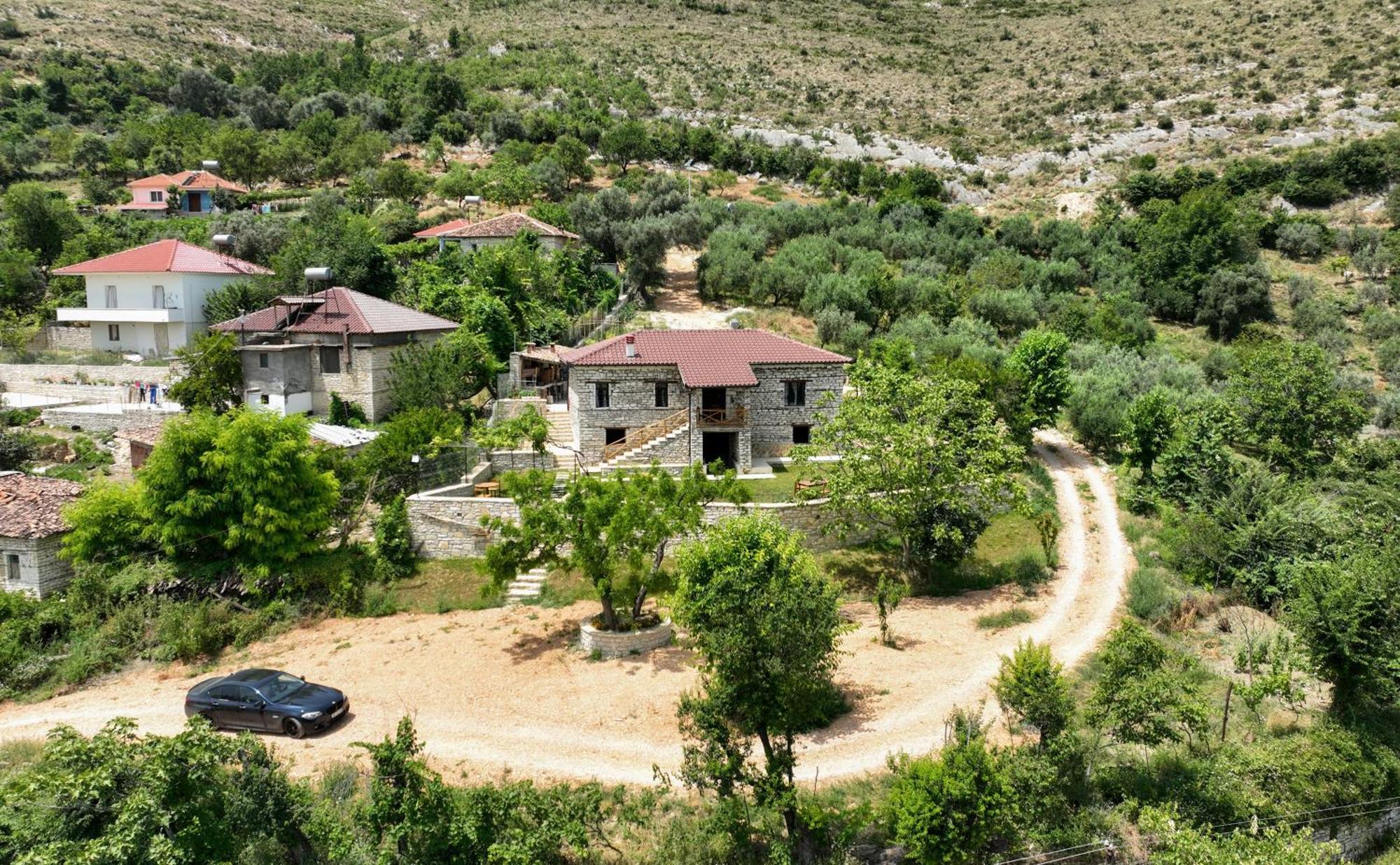 Villa Shpiragu Village Experience Berat Zewnętrze zdjęcie