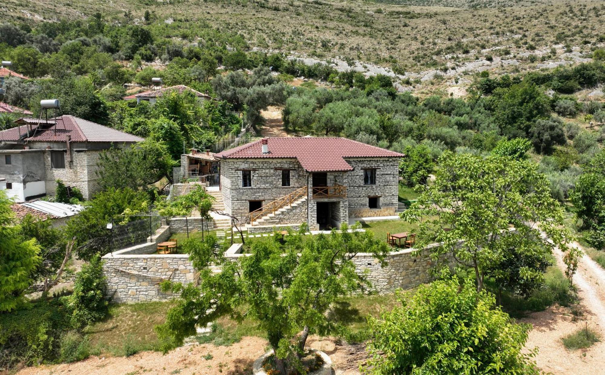 Villa Shpiragu Village Experience Berat Zewnętrze zdjęcie