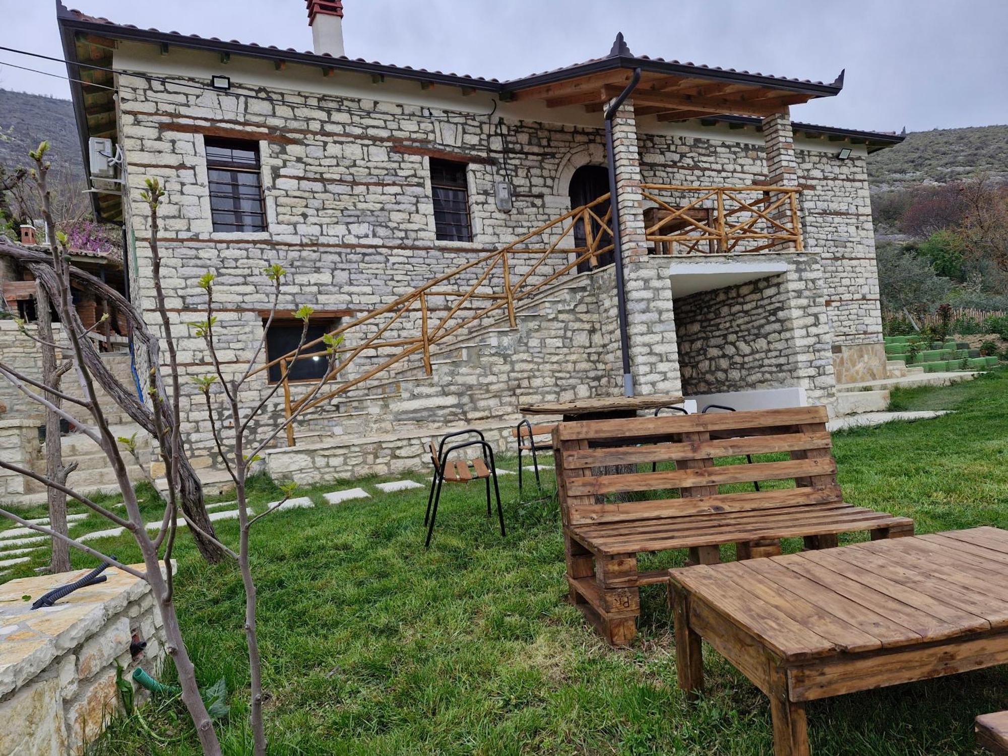 Villa Shpiragu Village Experience Berat Zewnętrze zdjęcie